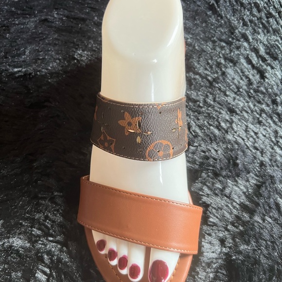 ‼️SANDALS ‼️ - Picture 4 of 4